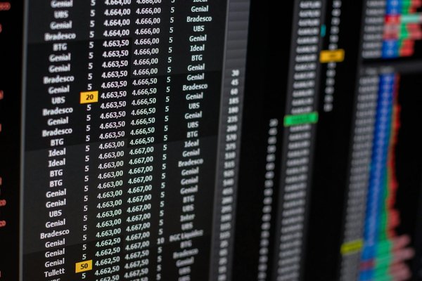 SEO vs SEM : Quelle est la meilleure stratégie ?